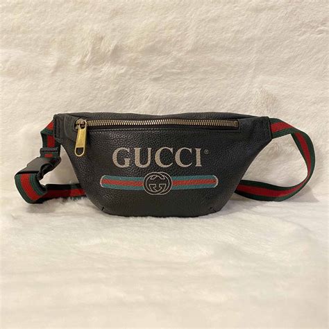 gucci logo print belt bag.